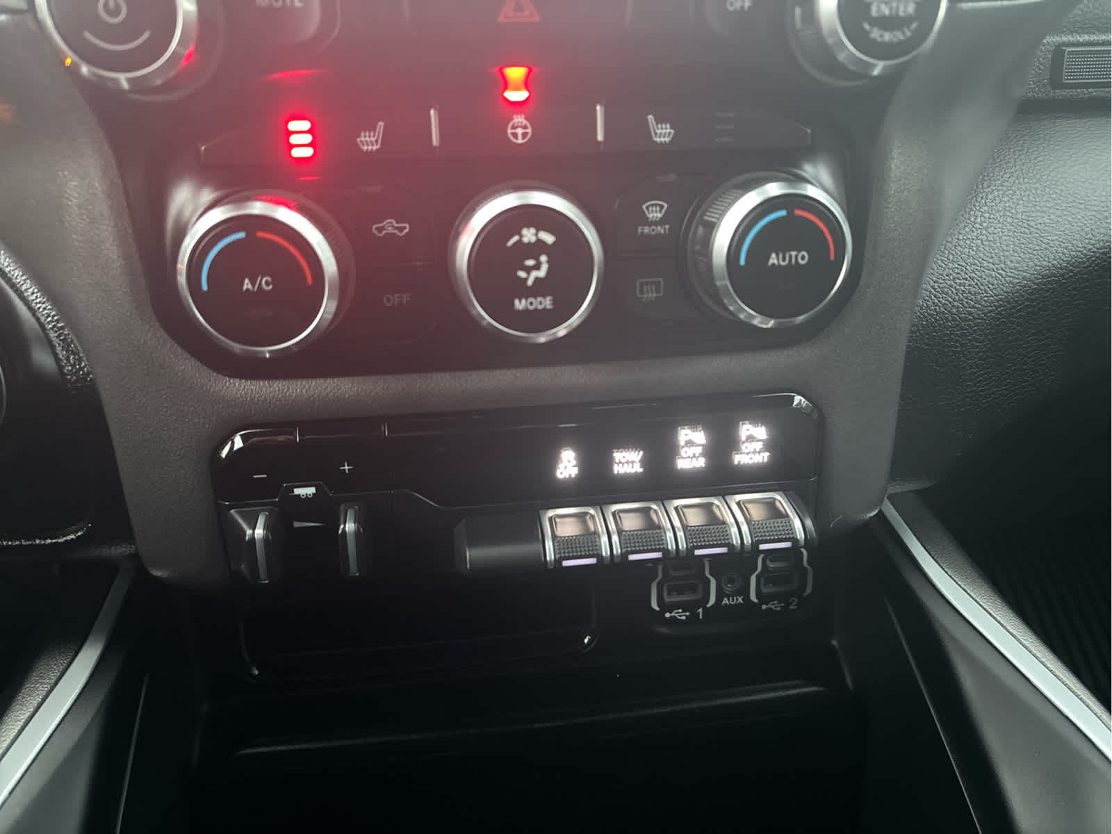 2021 RAM 1500 Big Horn Crew Cab 4x4 5'7" Box