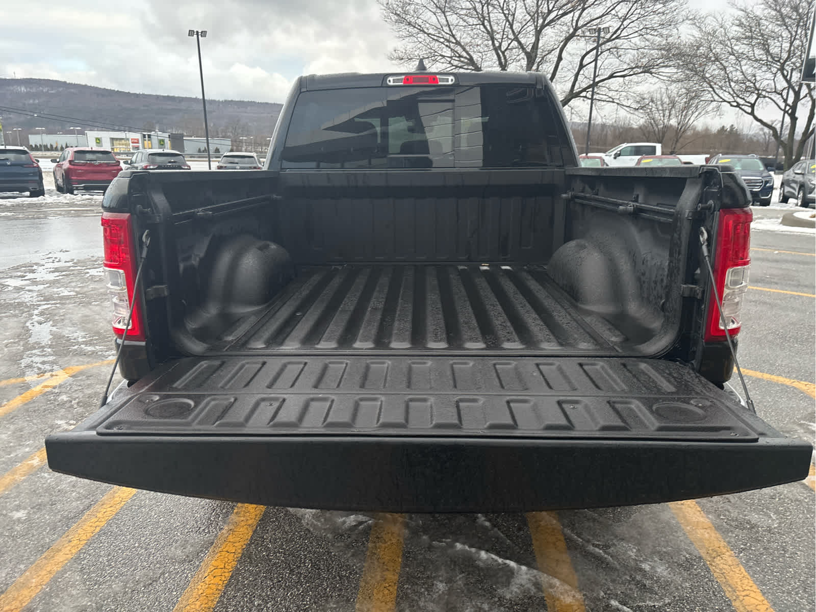 2021 RAM 1500 Big Horn Crew Cab 4x4 5'7" Box