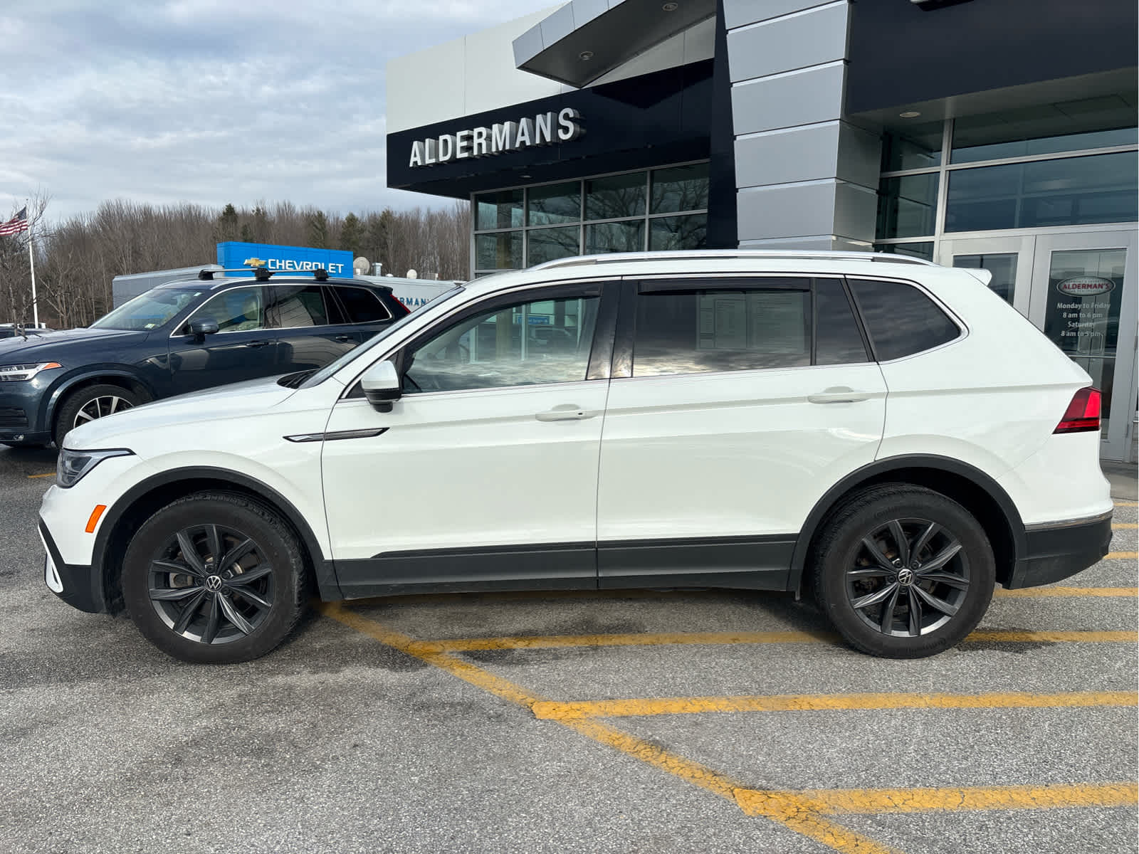 2022 Volkswagen Tiguan 2.0T SE